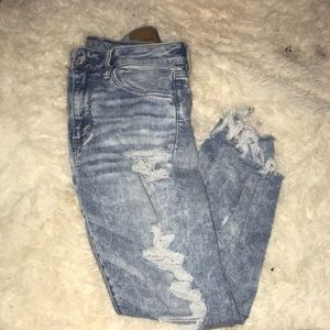 Really nice ripped jeans, good condition and very comfortable